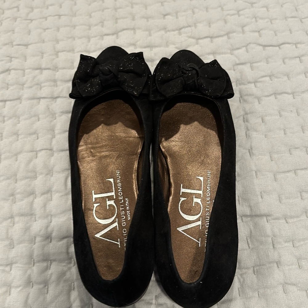 AGL Bow flats in black shimmering suede - Italian made